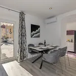 Terrace Suites-split شقة *
