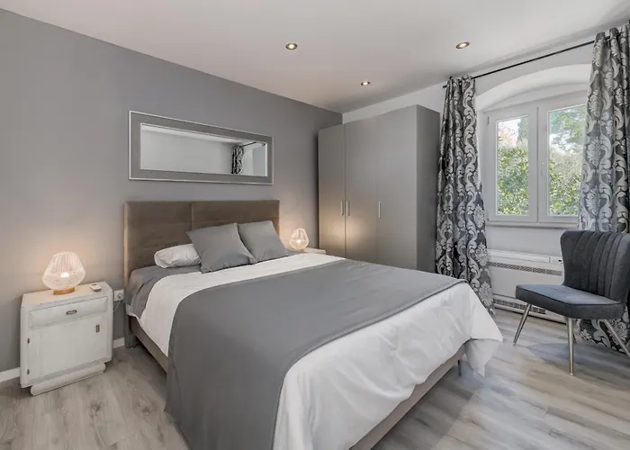 Terrace Suites-split 公寓 *